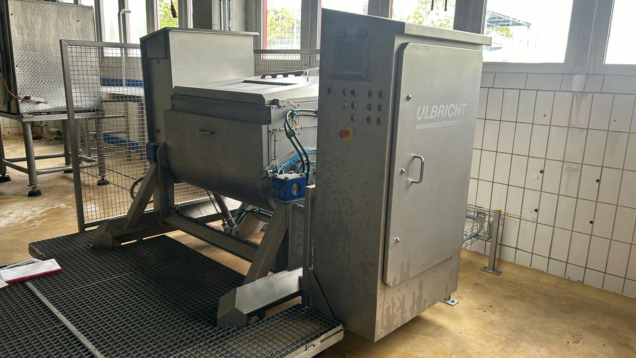 Widok z lewej of ULBRICHT NAHRUNGST. Z-Type Mixer Ulbricht ZAK 300 